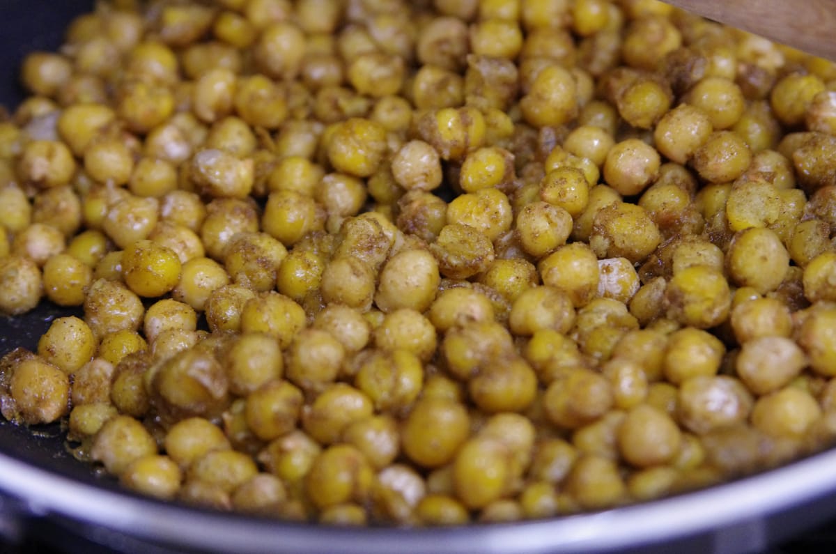 Roasted Chickpeas (gluten free, dairy free)